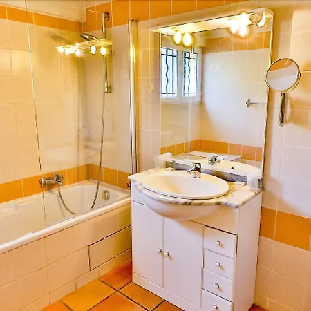 Hotel Les Lavandes 3*