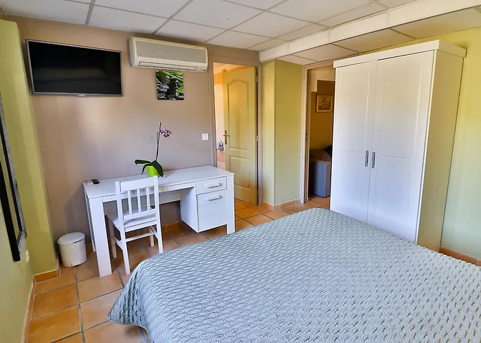 Hotel Les Lavandes 3*